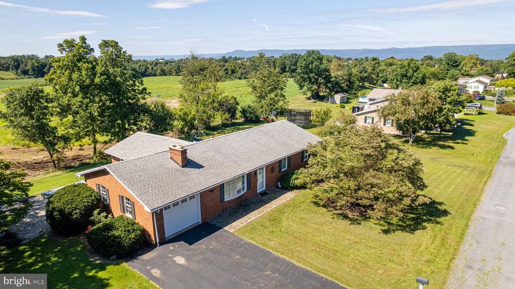 1115 GAYMAN RD, Chambersburg, PA 17202