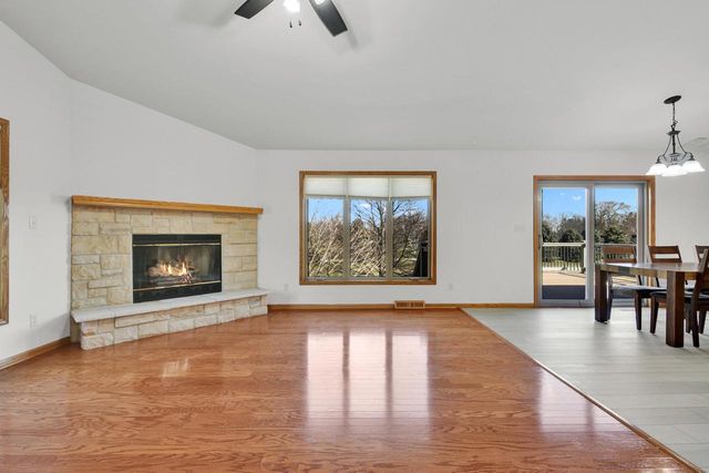 1280 Orchard CIRCLE, Oconomowoc, WI 53066