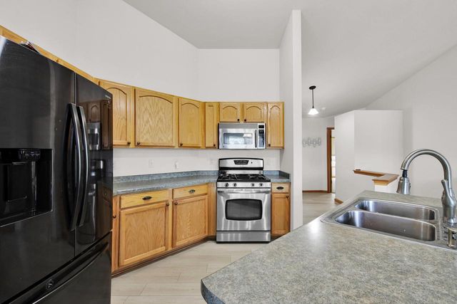 1280 Orchard CIRCLE, Oconomowoc, WI 53066