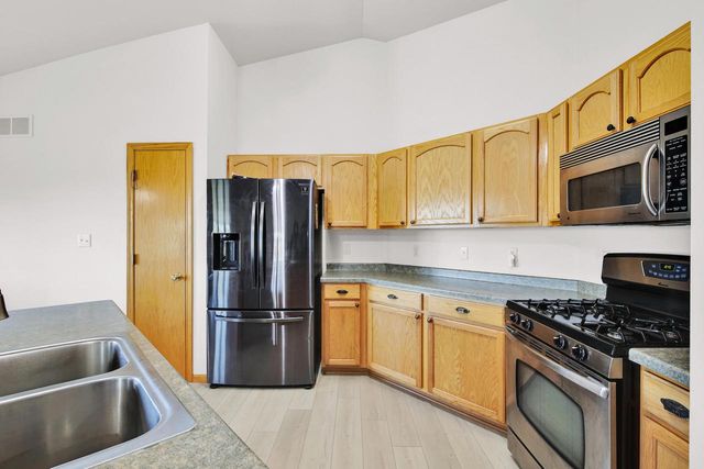 1280 Orchard CIRCLE, Oconomowoc, WI 53066