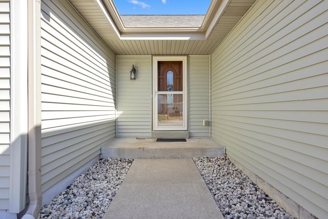 1280 Orchard CIRCLE, Oconomowoc, WI 53066