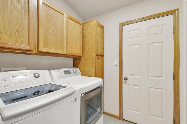 1280 Orchard CIRCLE, Oconomowoc, WI 53066