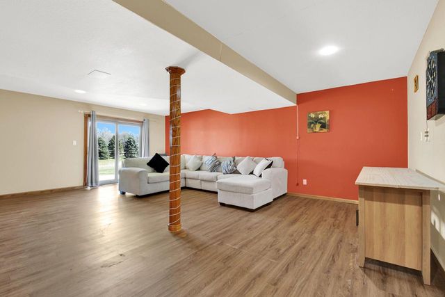 1280 Orchard CIRCLE, Oconomowoc, WI 53066