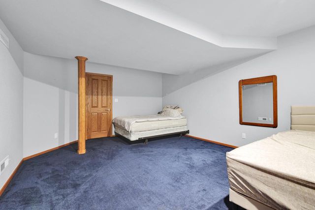 1280 Orchard CIRCLE, Oconomowoc, WI 53066