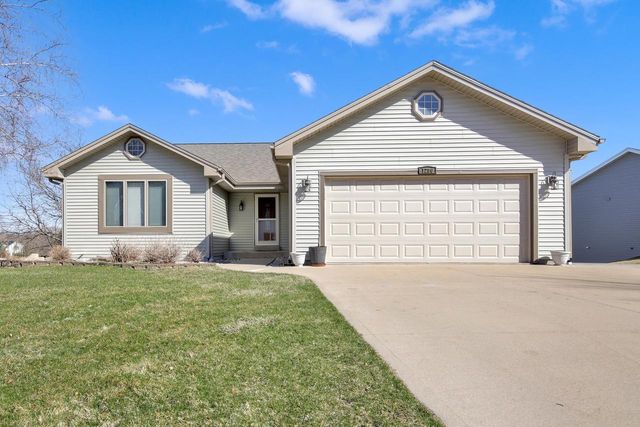 1280 Orchard CIRCLE, Oconomowoc, WI 53066