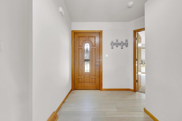 1280 Orchard CIRCLE, Oconomowoc, WI 53066