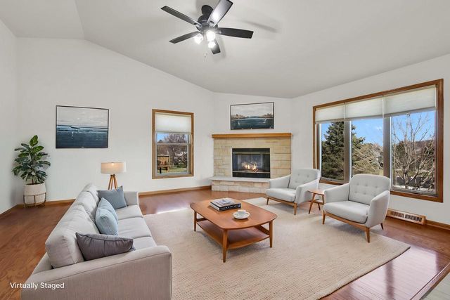 1280 Orchard CIRCLE, Oconomowoc, WI 53066