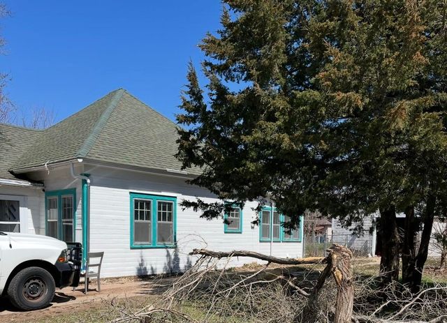 411 S Bluff Ave, Anthony, KS 67003