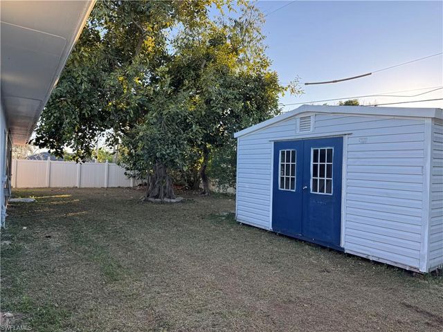 4936 Nassau CT, Cape Coral, FL 33904