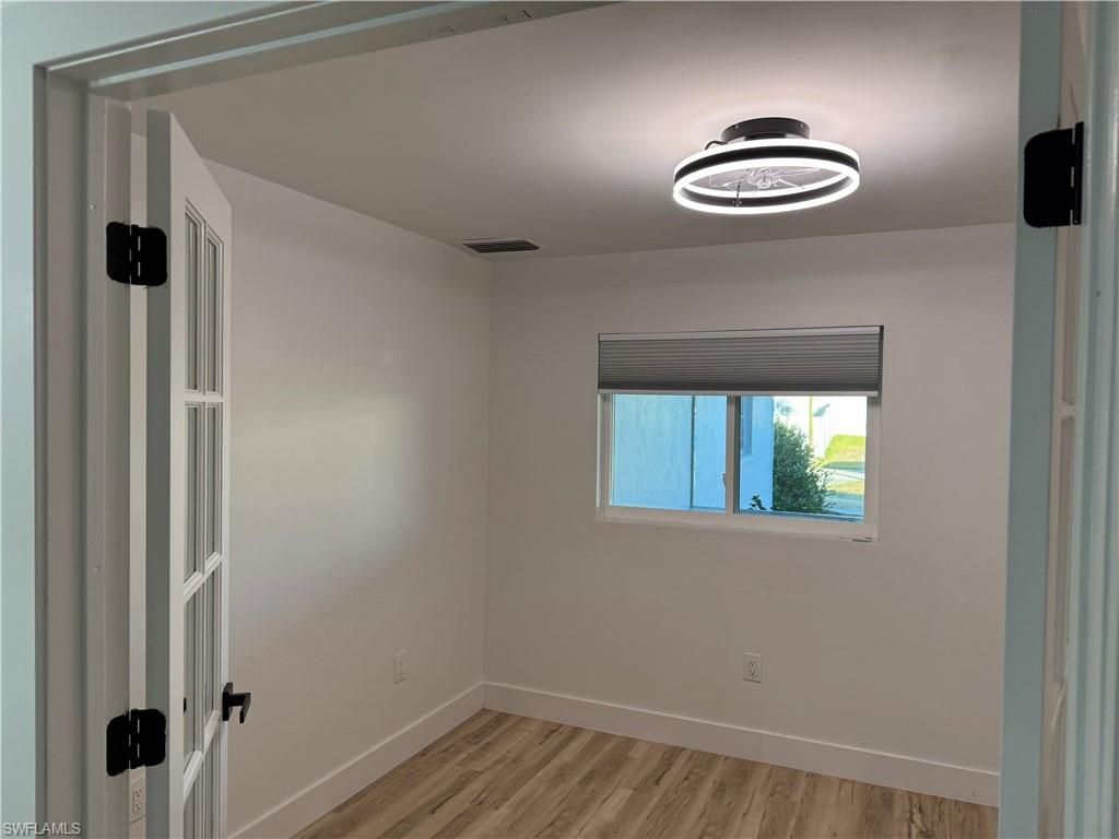 Image 4 of property listing at 4936 Nassau CT, Cape Coral, FL 33904