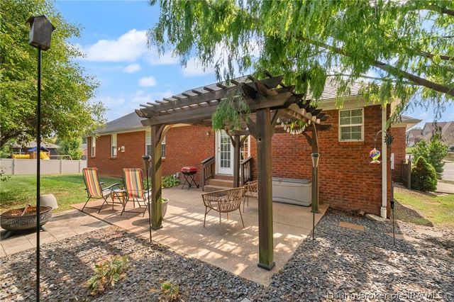 6610 Deerfield Drive, Charlestown, IN 47111