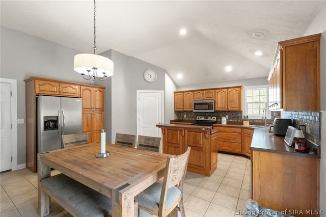6610 Deerfield Drive, Charlestown, IN 47111