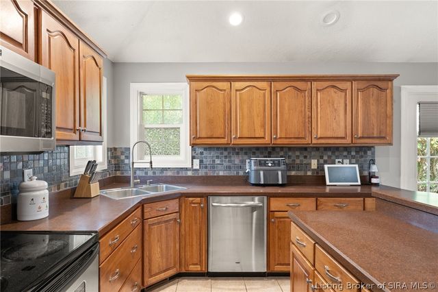 6610 Deerfield Drive, Charlestown, IN 47111