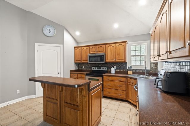 6610 Deerfield Drive, Charlestown, IN 47111