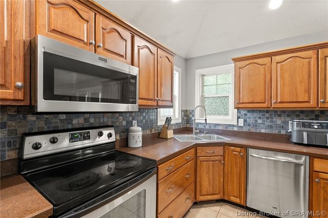 6610 Deerfield Drive, Charlestown, IN 47111