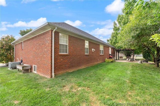 6610 Deerfield Drive, Charlestown, IN 47111