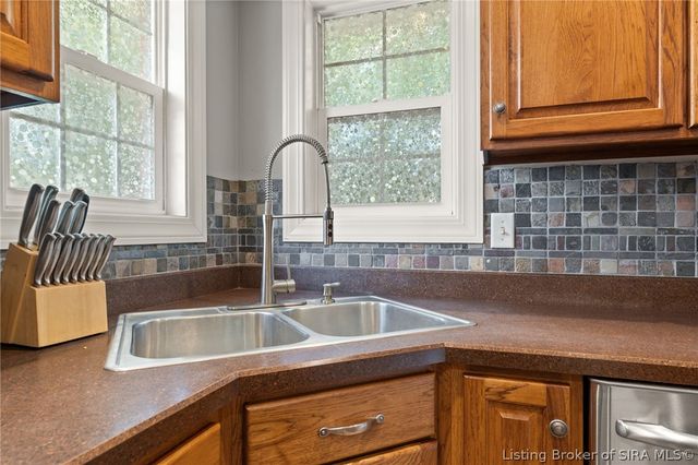 6610 Deerfield Drive, Charlestown, IN 47111