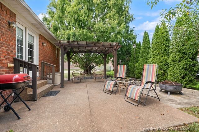 6610 Deerfield Drive, Charlestown, IN 47111