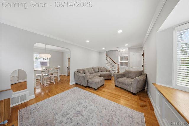 15244 Regina Avenue, Allen Park, MI 48101