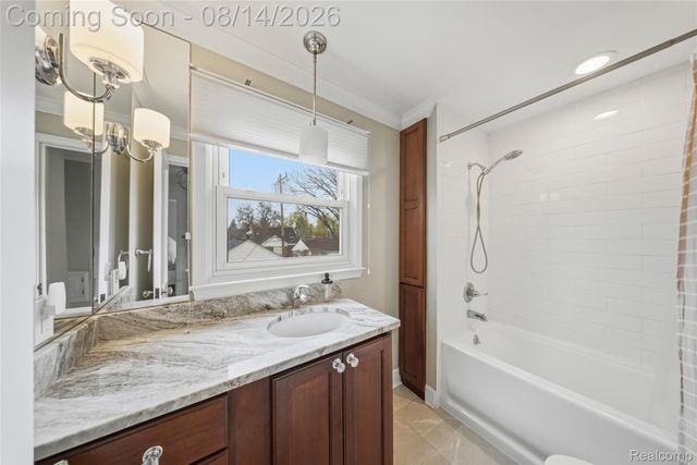 15244 Regina Avenue, Allen Park, MI 48101