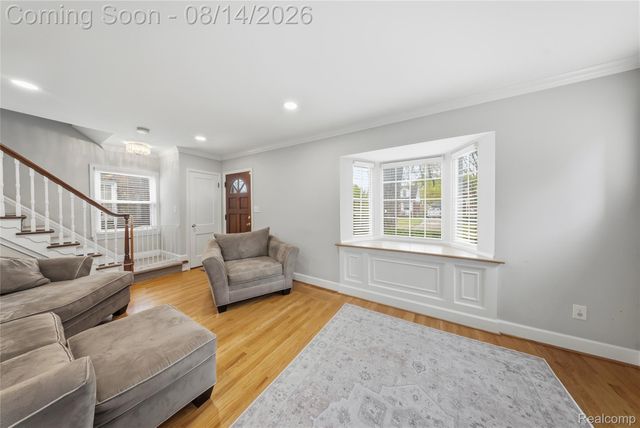 15244 Regina Avenue, Allen Park, MI 48101