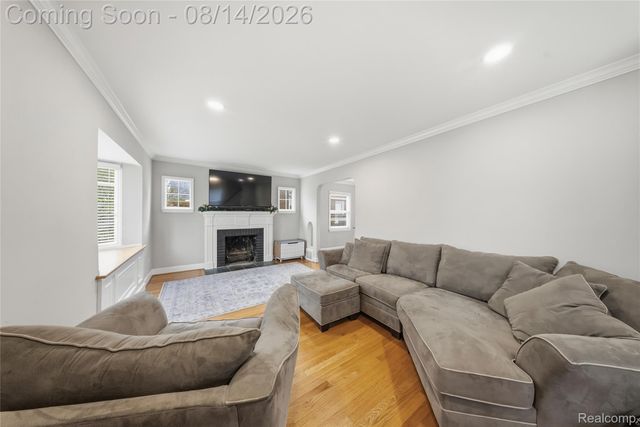 15244 Regina Avenue, Allen Park, MI 48101