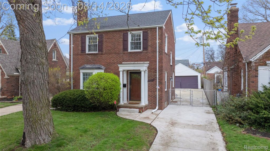 15244 Regina Avenue, Allen Park, MI 48101