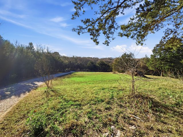 266 Bennett Road, Ennis, TX 75119