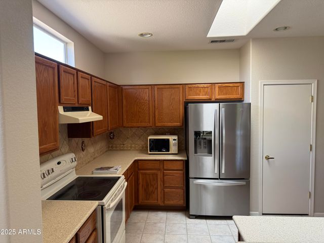 19746 N WIND ROSE Way, Surprise, AZ 85374