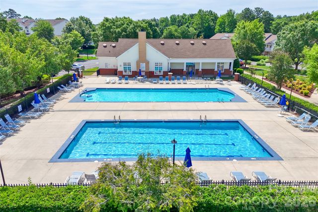 11915 Ridgeway Park Drive, Charlotte, NC 28277