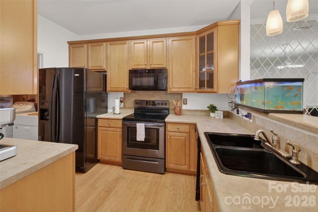 11915 Ridgeway Park Drive, Charlotte, NC 28277