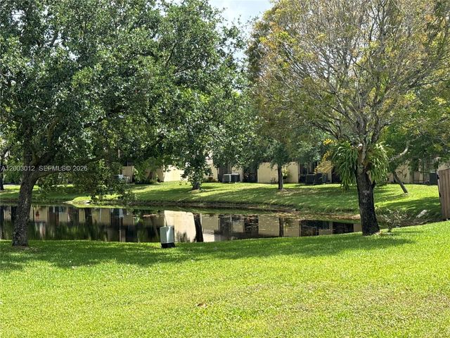 9955 NW 10th St 24, Pembroke Pines, FL 33024