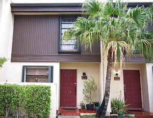 9955 NW 10th St 24, Pembroke Pines, FL 33024