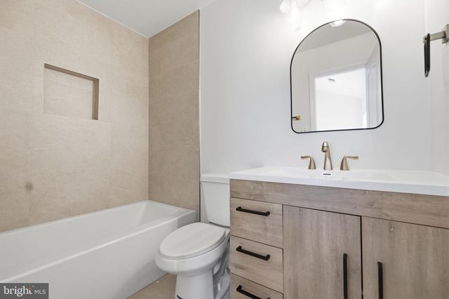 3839 WATKINS MILL DR, Alexandria, VA 22304