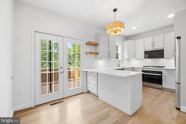 3839 WATKINS MILL DR, Alexandria, VA 22304