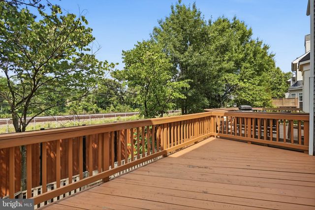 3839 WATKINS MILL DR, Alexandria, VA 22304