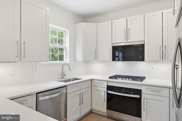 3839 WATKINS MILL DR, Alexandria, VA 22304