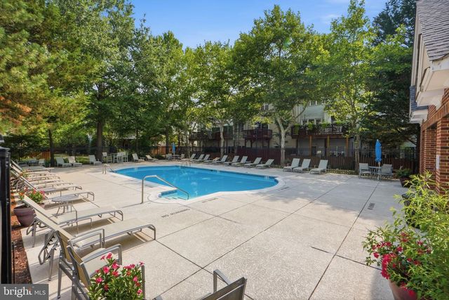3839 WATKINS MILL DR, Alexandria, VA 22304