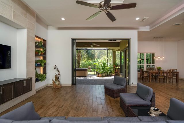 300 S La Crescenta Drive, St Augustine, FL 32080