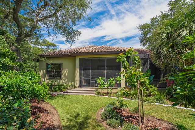 300 S La Crescenta Drive, St Augustine, FL 32080