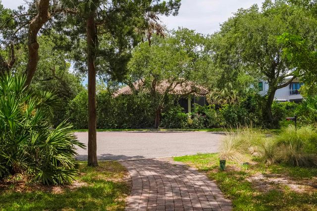 300 S La Crescenta Drive, St Augustine, FL 32080