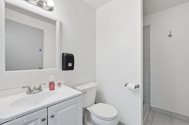 2855 W Lambert Lane, Tucson, AZ 85742