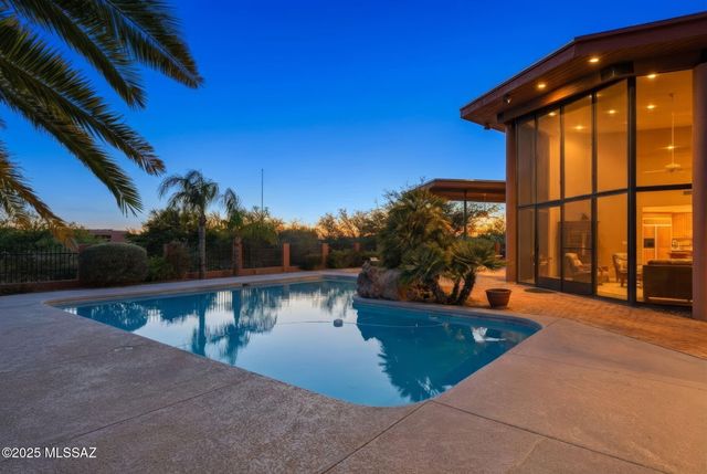 2855 W Lambert Lane, Tucson, AZ 85742