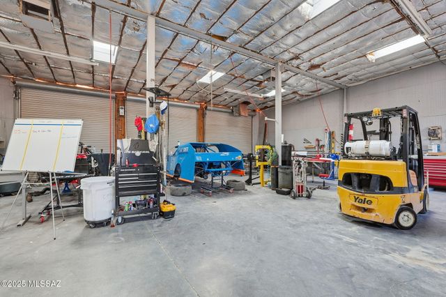 2855 W Lambert Lane, Tucson, AZ 85742