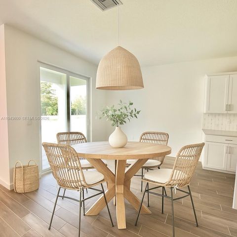 2099 NE Cedar St, Jensen Beach, FL 34957
