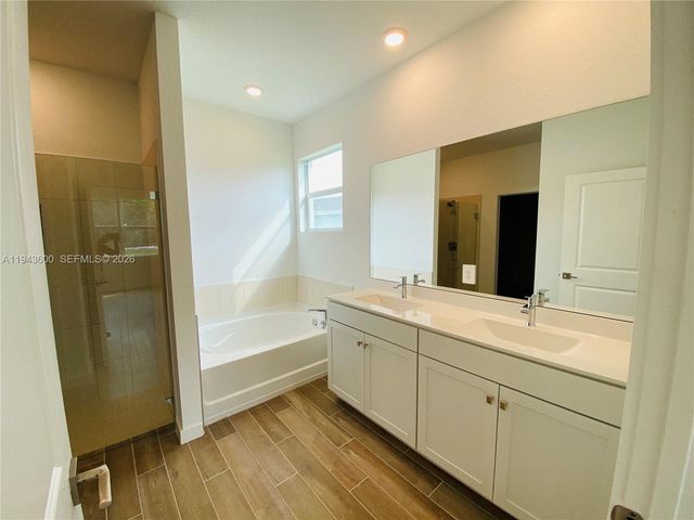 2099 NE Cedar St, Jensen Beach, FL 34957
