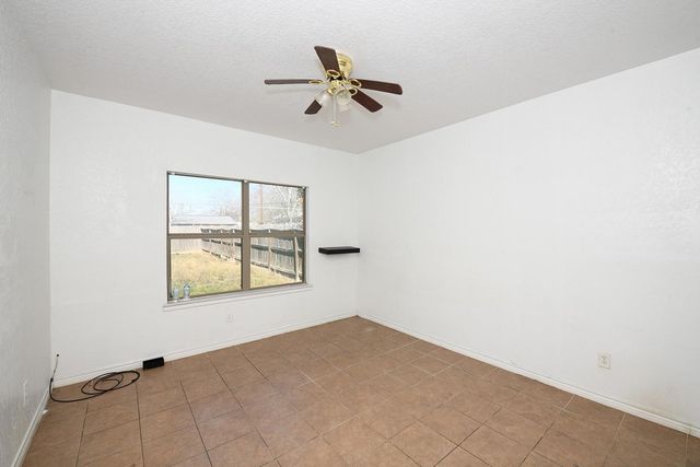 711 Sturgeon DR, San Marcos, TX 78666