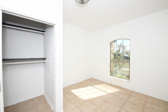 711 Sturgeon DR, San Marcos, TX 78666