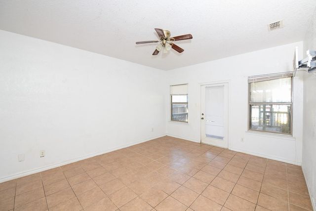 711 Sturgeon DR, San Marcos, TX 78666