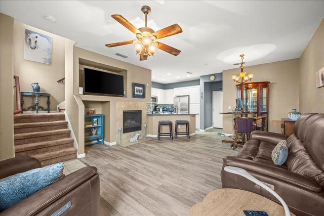 1902 Esplanade Cir, Folsom, CA 95630